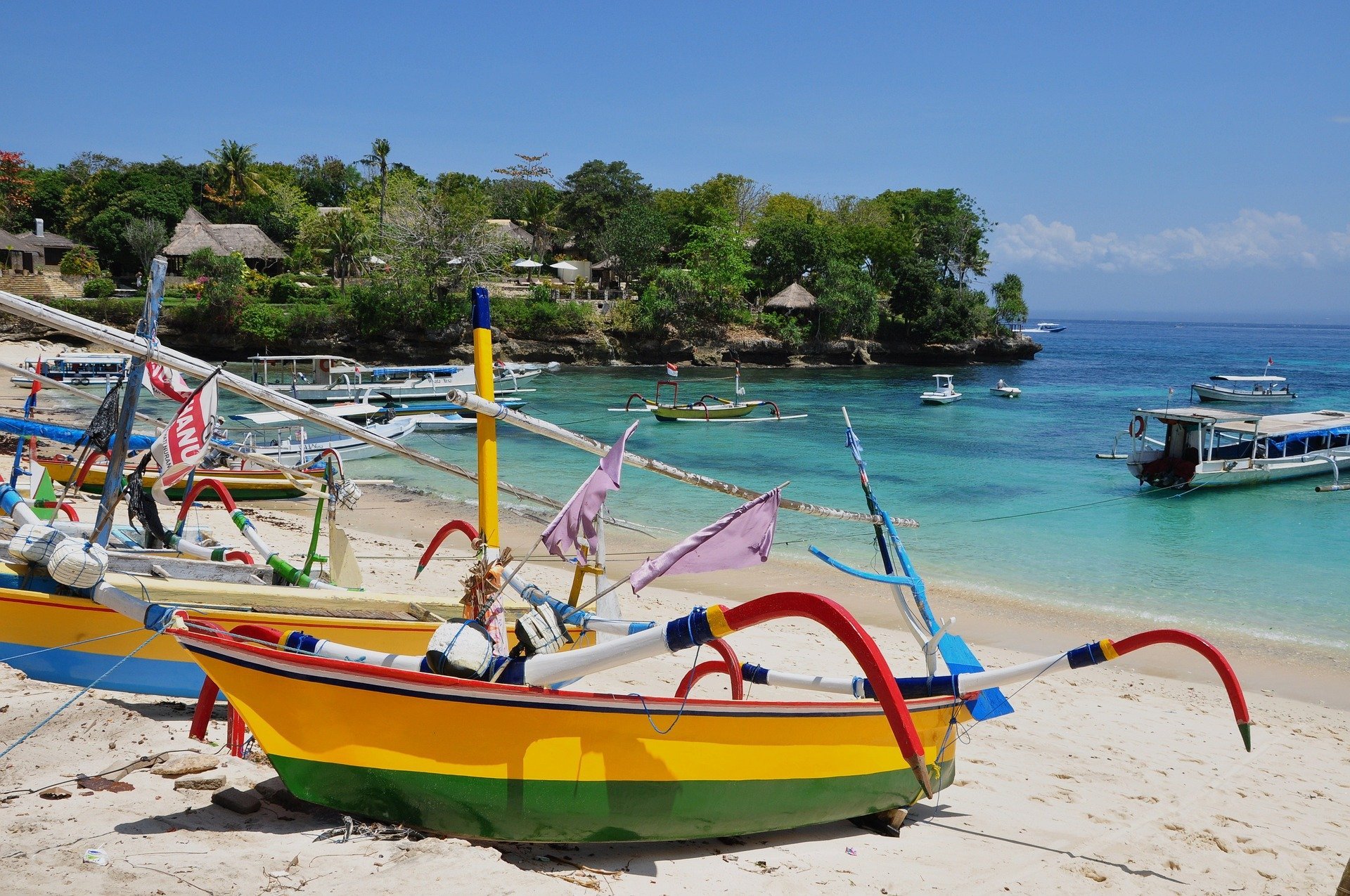Boten op strand Bali, Indonesië