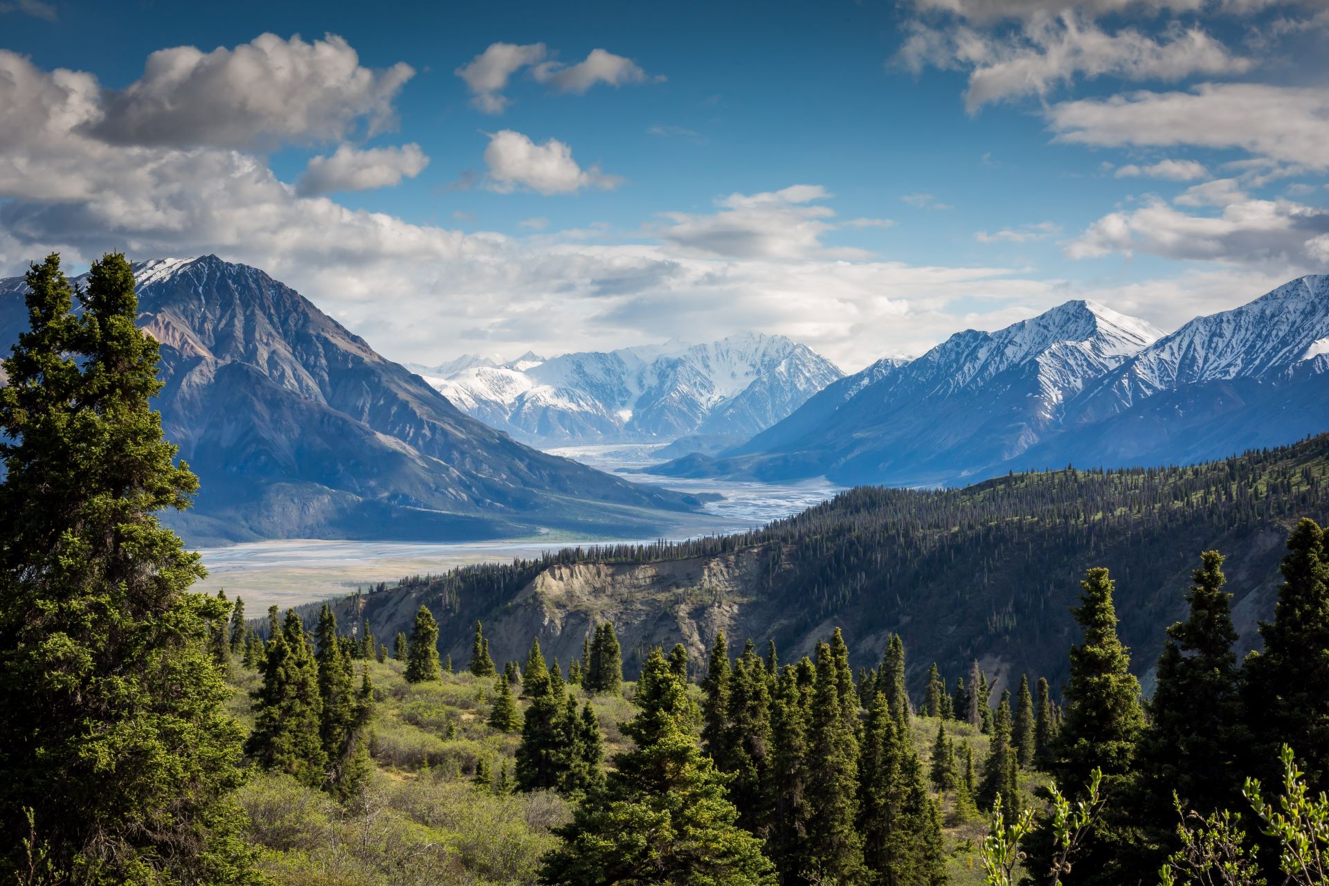 Rondreis Canada - landschap met bergen en heuvels.