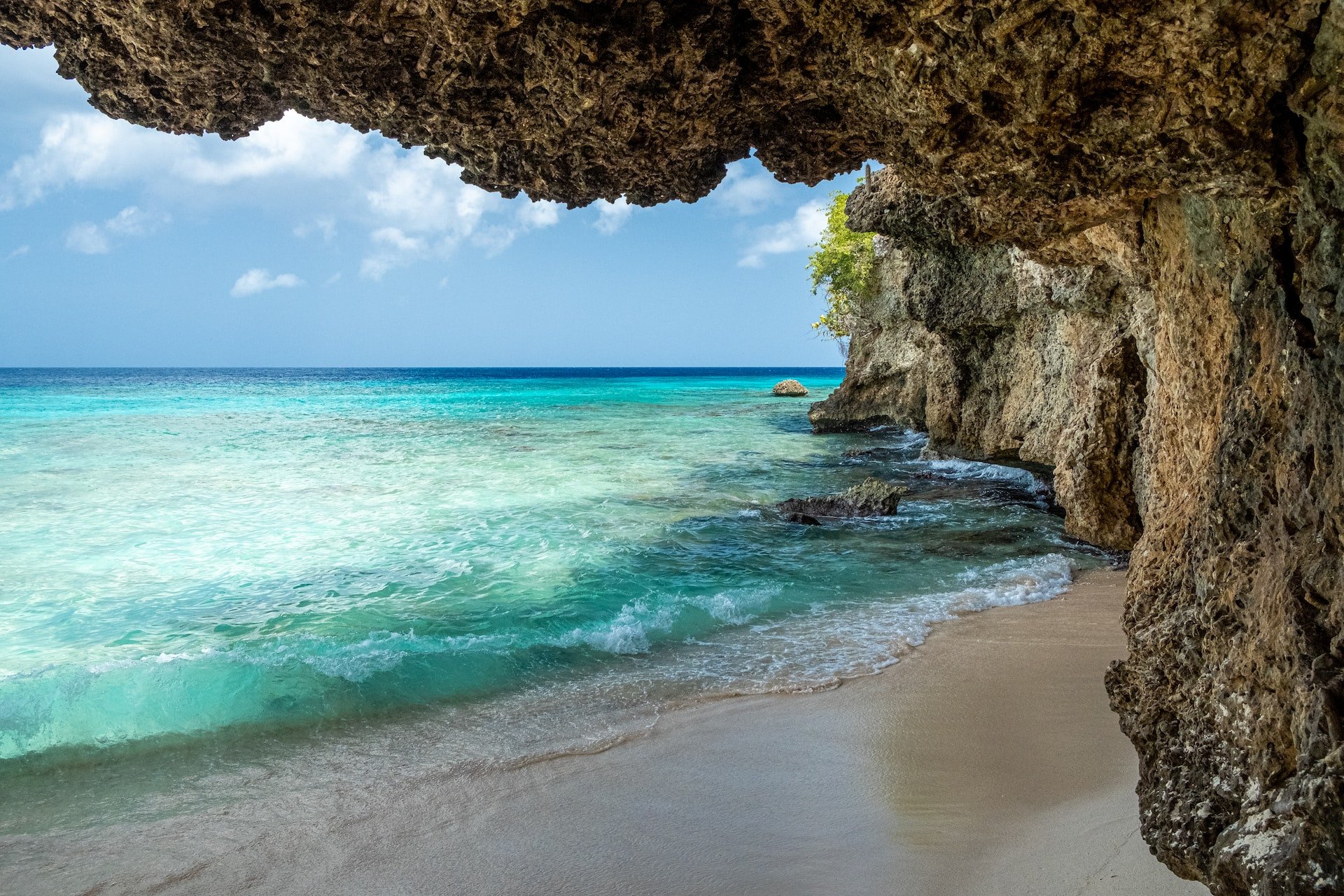 Curaçao grotten bij het strand