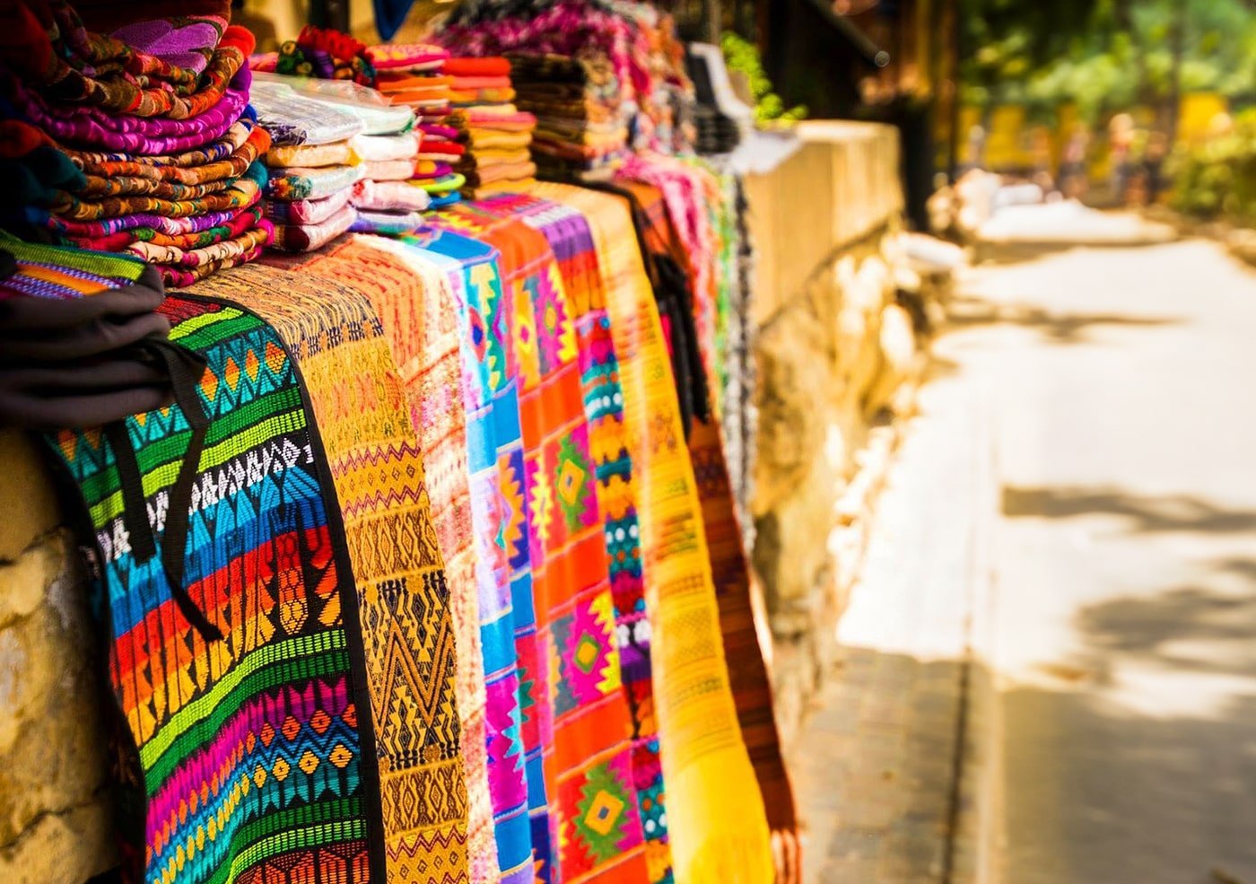 gekleurde stoffen in Mexico