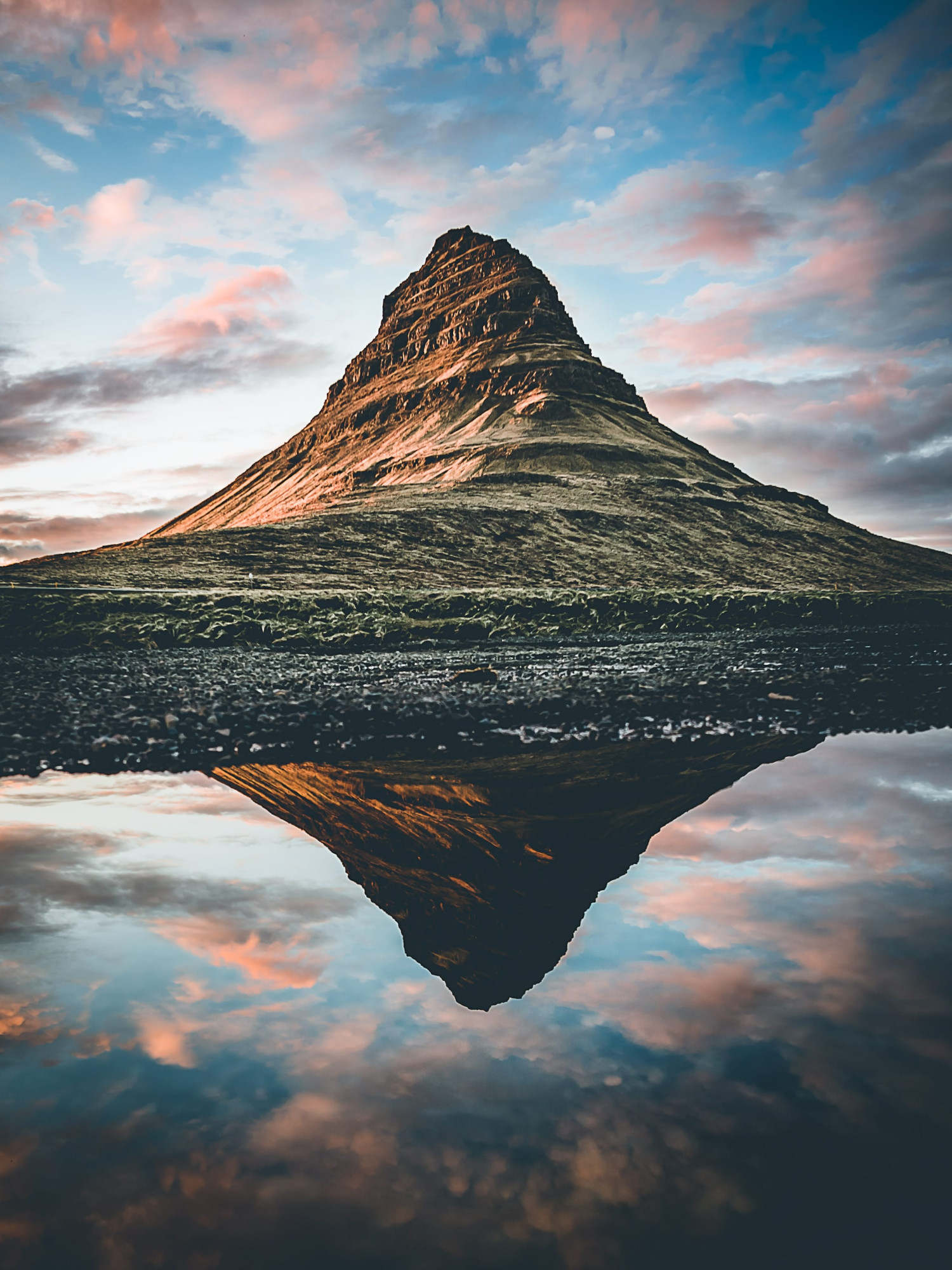 Kirkjufell IJsland berg water