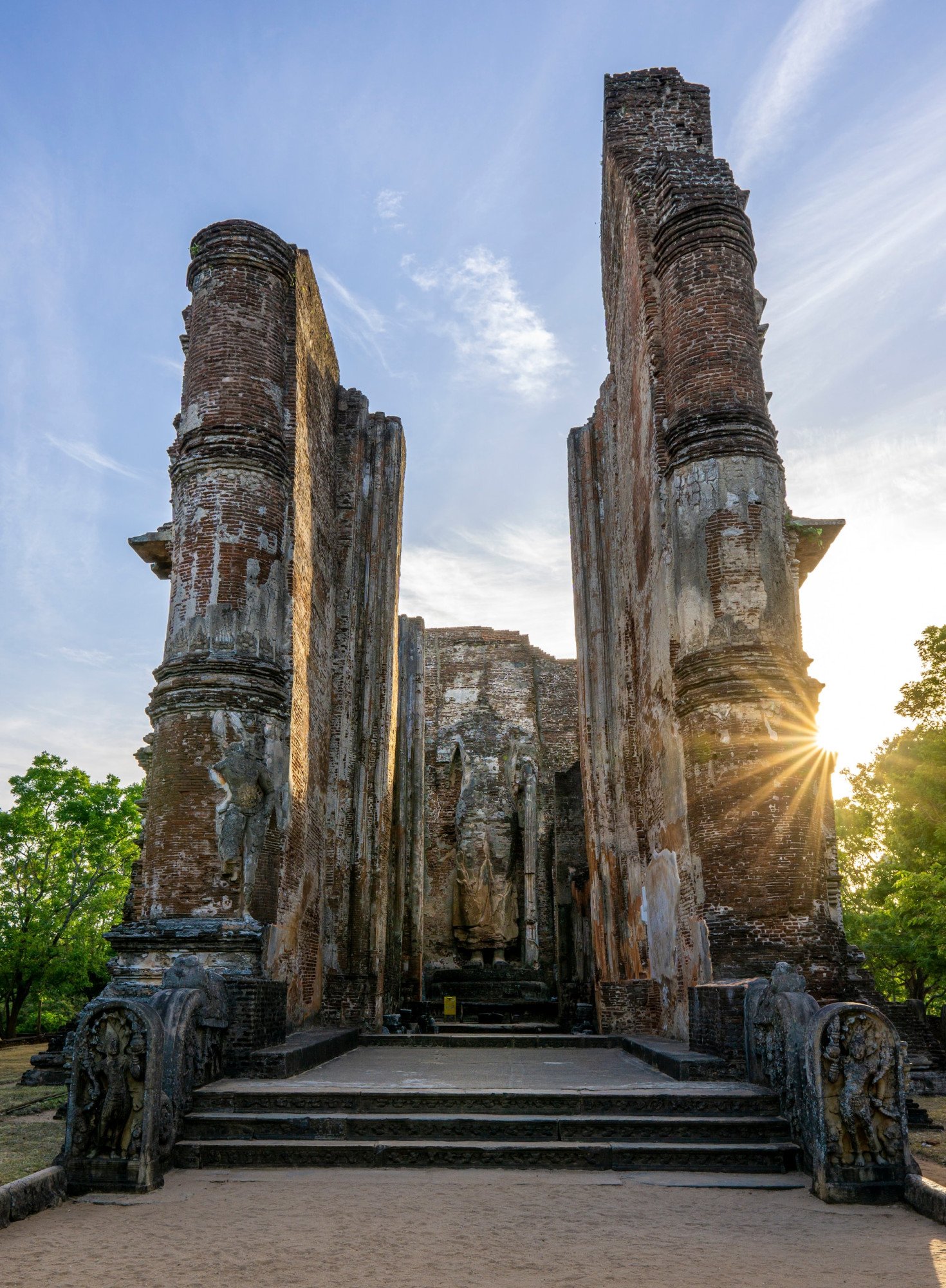 Sri Lanka Polonnaruwa temple complex