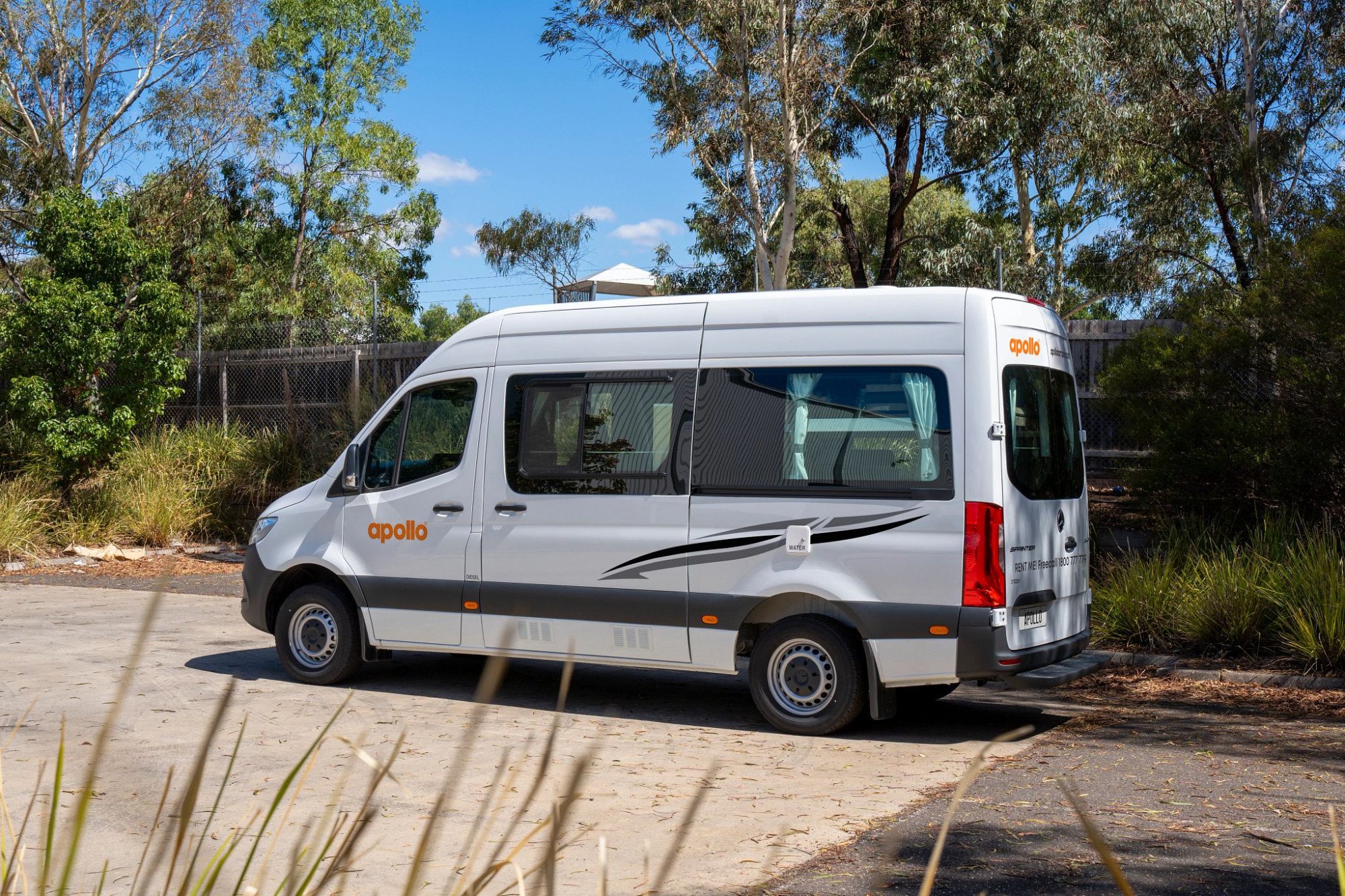 Apollo AU Endeavour Camper van de zijkant