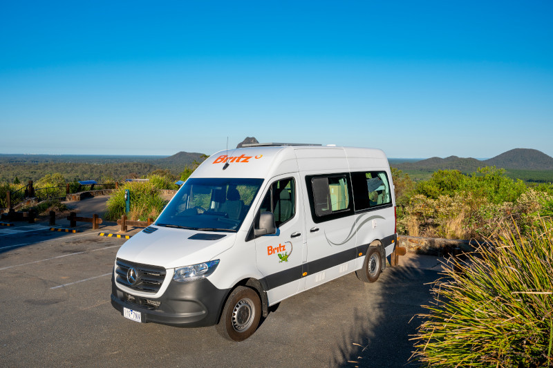 Britz AU Voyager bij de bergen