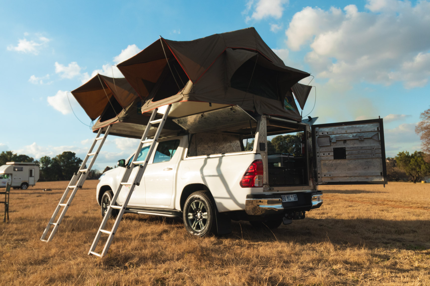 Britz Botswana 4x4 Double Cab Manual 4 Berth DCE met daktent