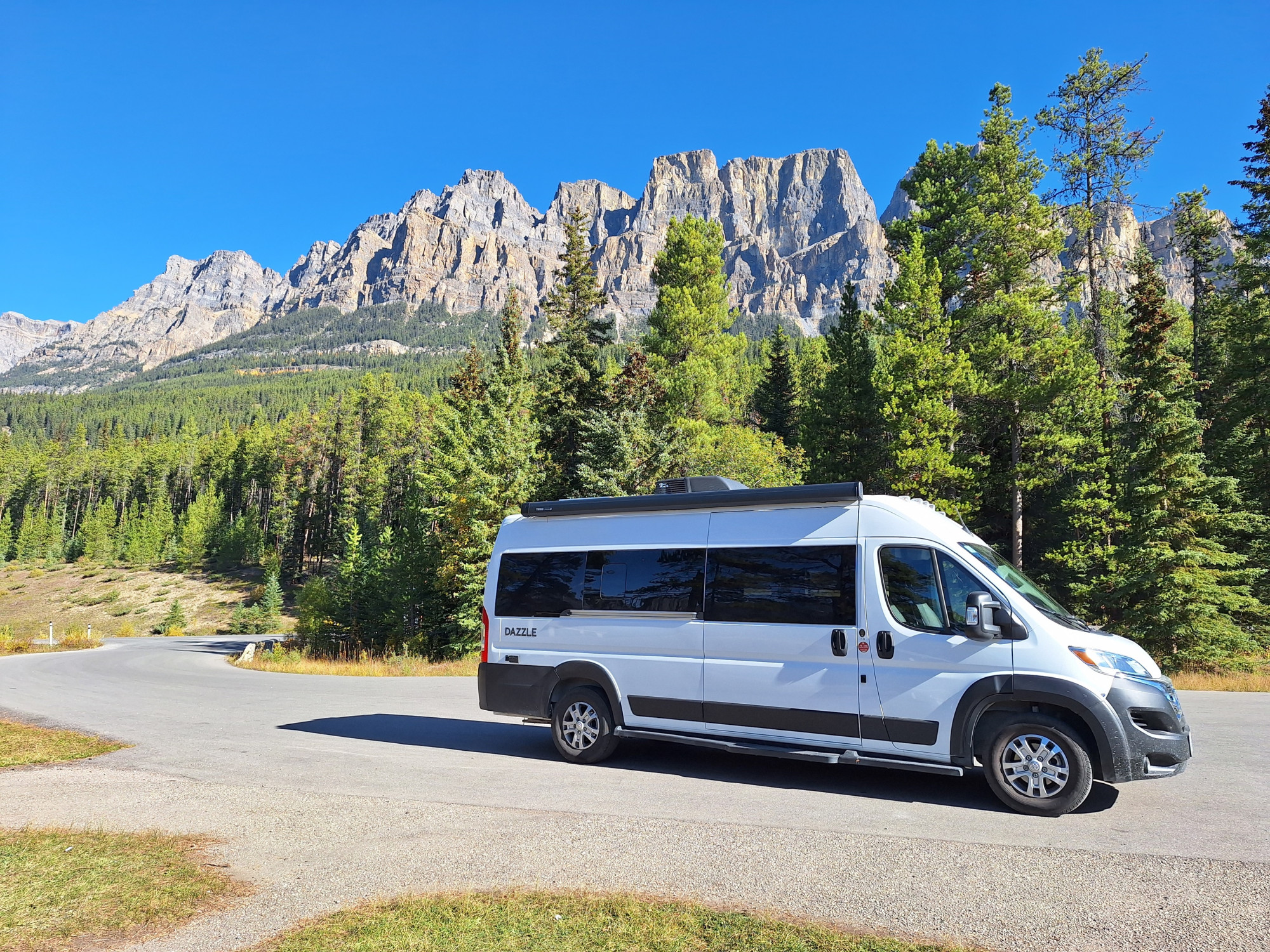 Fraserway CAN Van Conversion in landschap