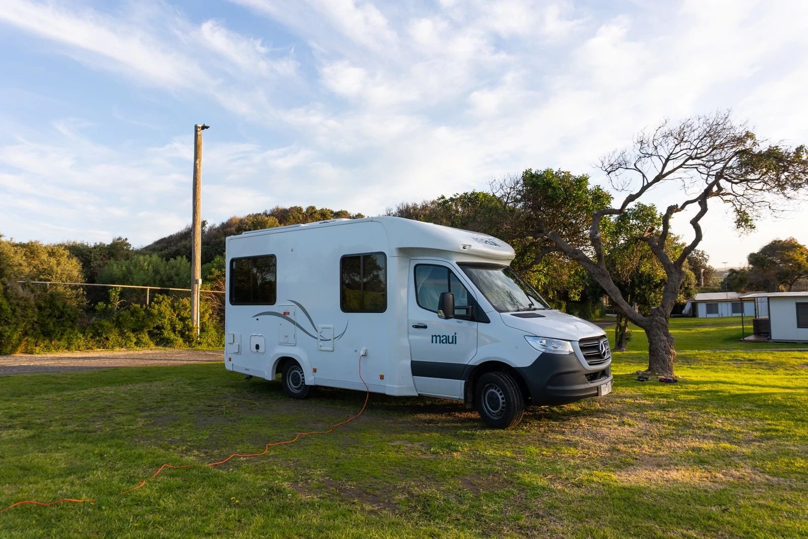 Camper Maui AU Cascade op een camping