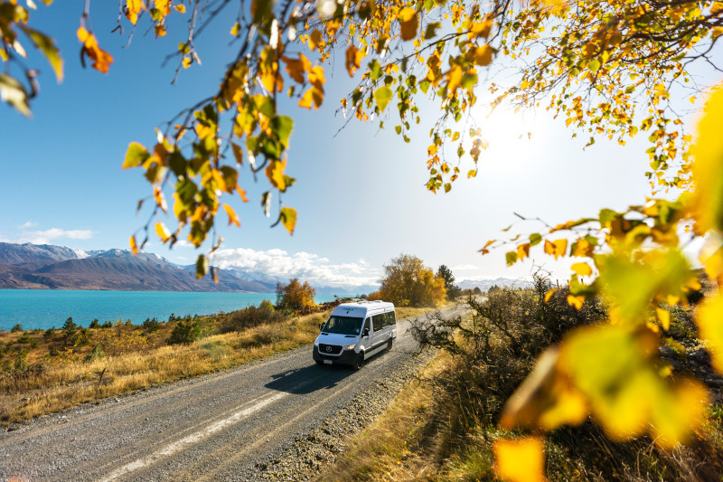 Maui NZ Ultima rijdend over de weg