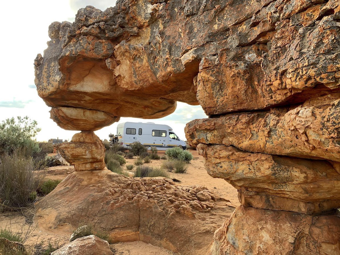 Camper Maui ZA M4BI/M4BM Iveco/Mercedes rotsen