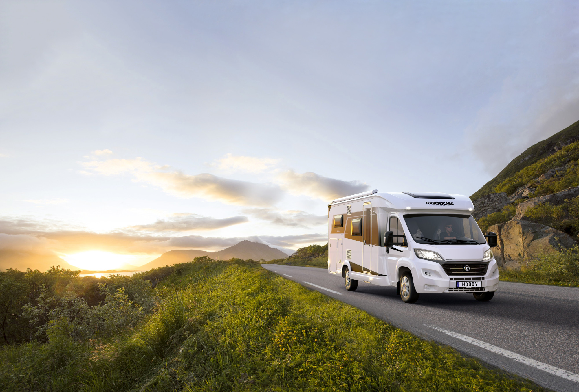 Touring Cars Europa small camper